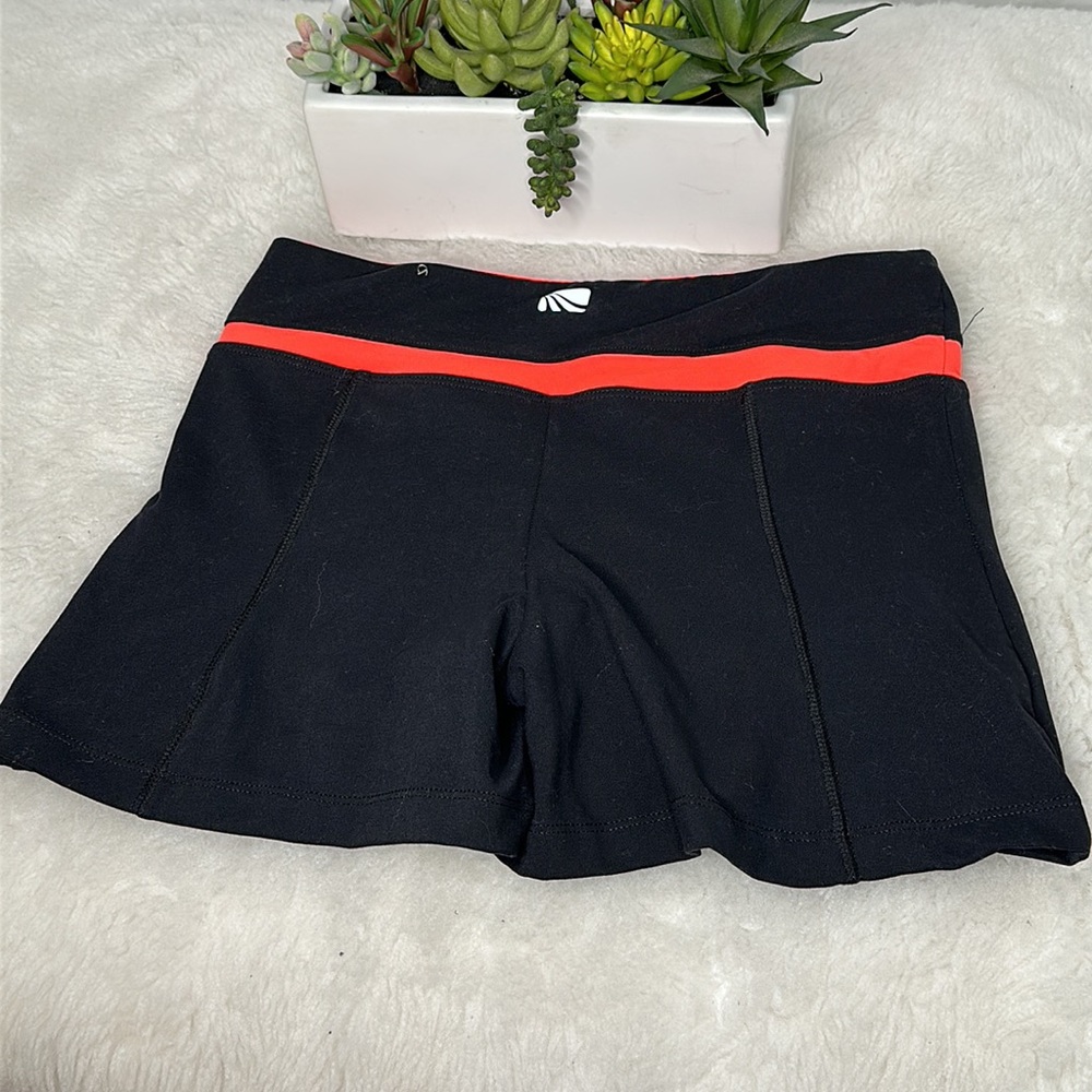 Marika Tek Womens Workout Shorts sz M Black Pink.